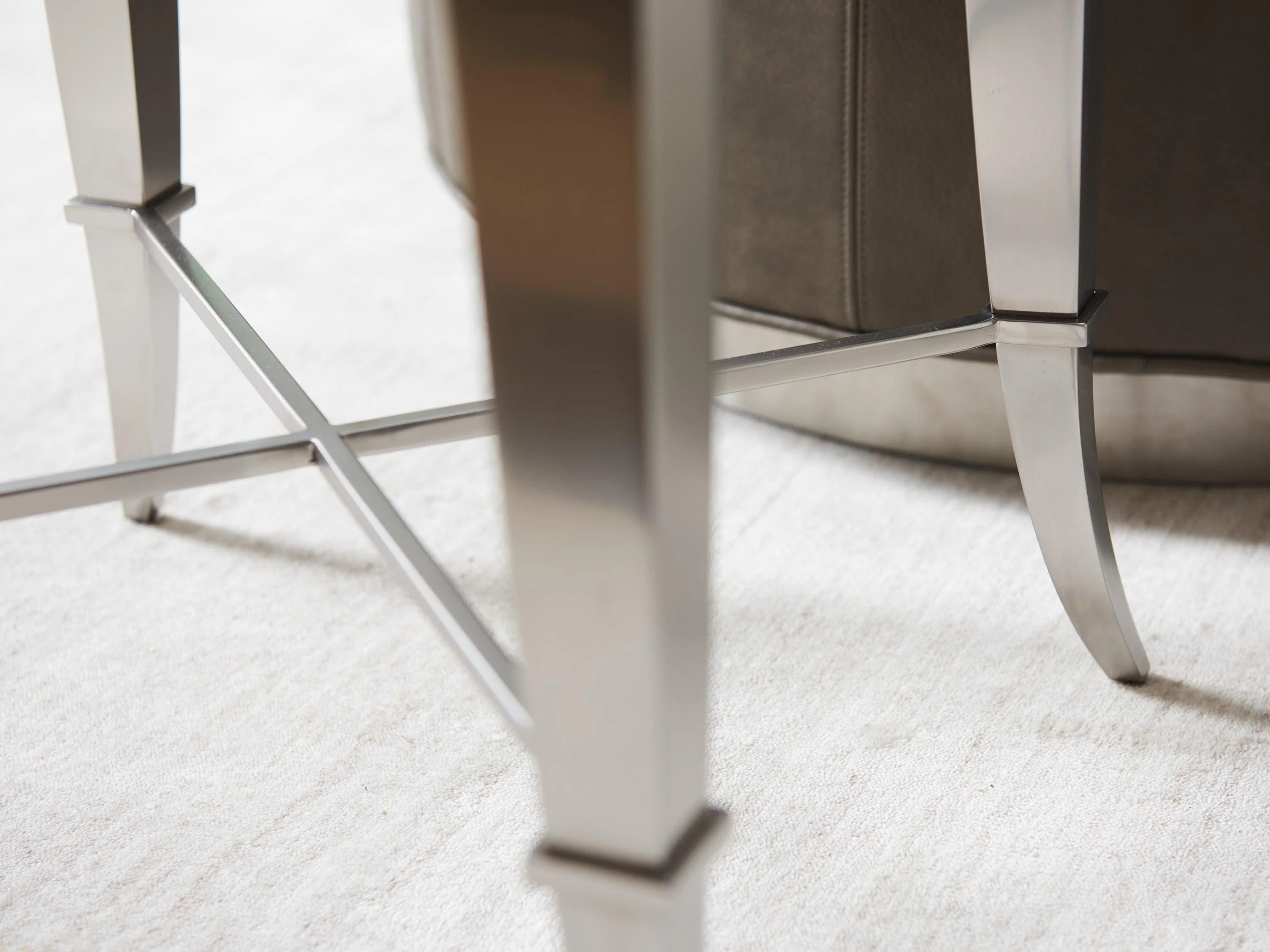 Avondale Hoffman End Table - Image 4