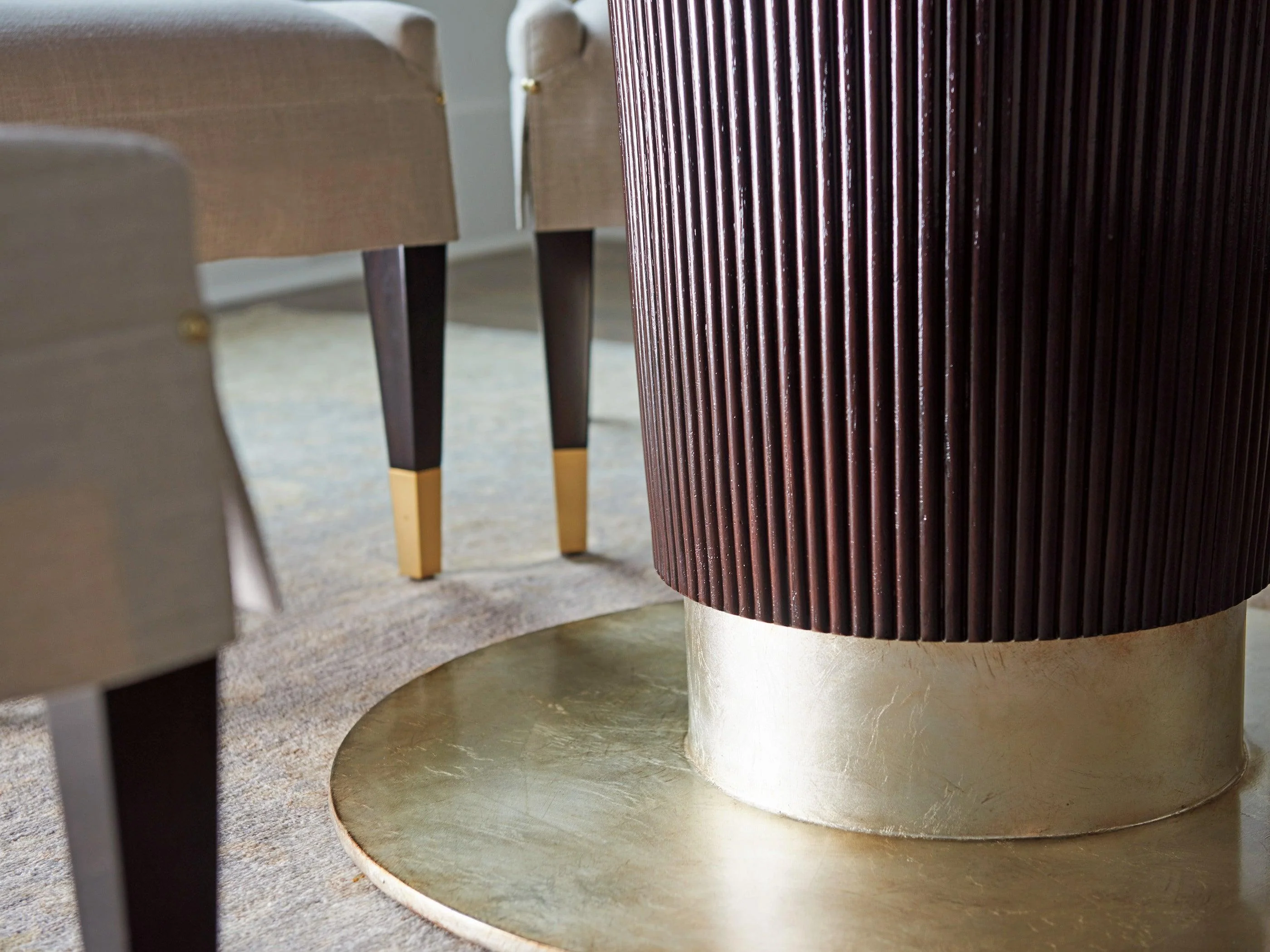 Carlyle Waldorf Round Dining Table - Image 3