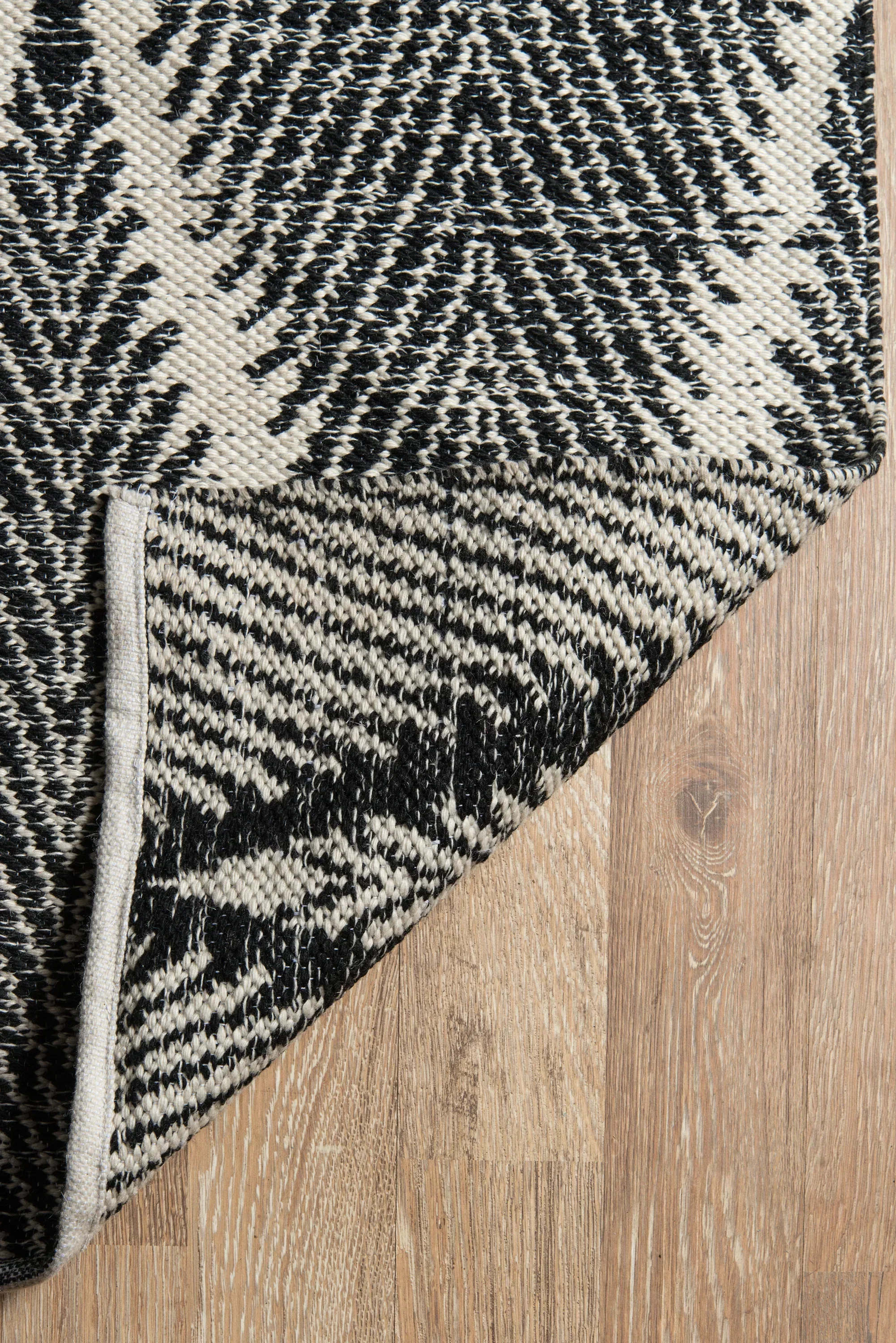 River Beacon Rug - Image 6