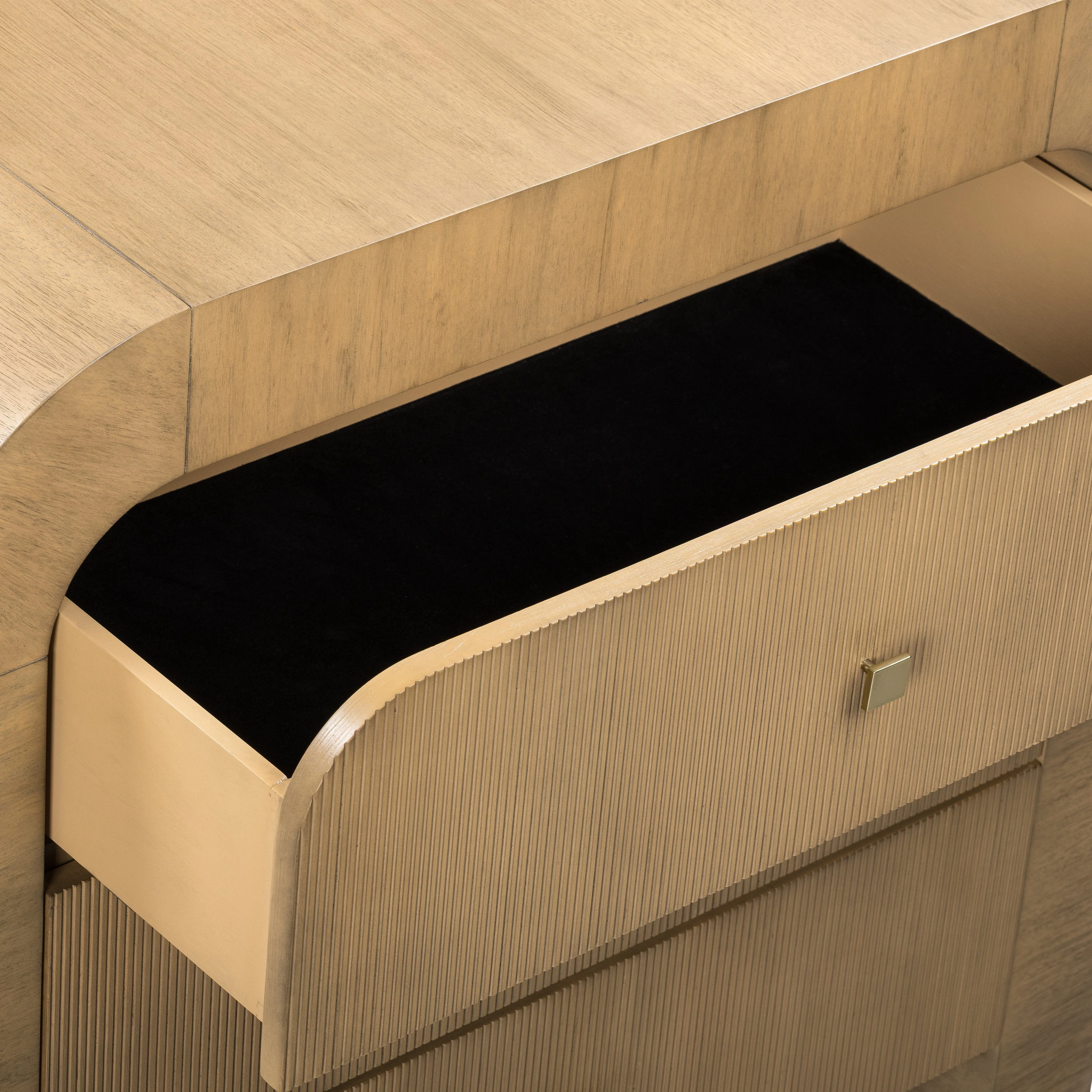 Hump 38" Arched 3-Drawer Bedside Chest - Image 15