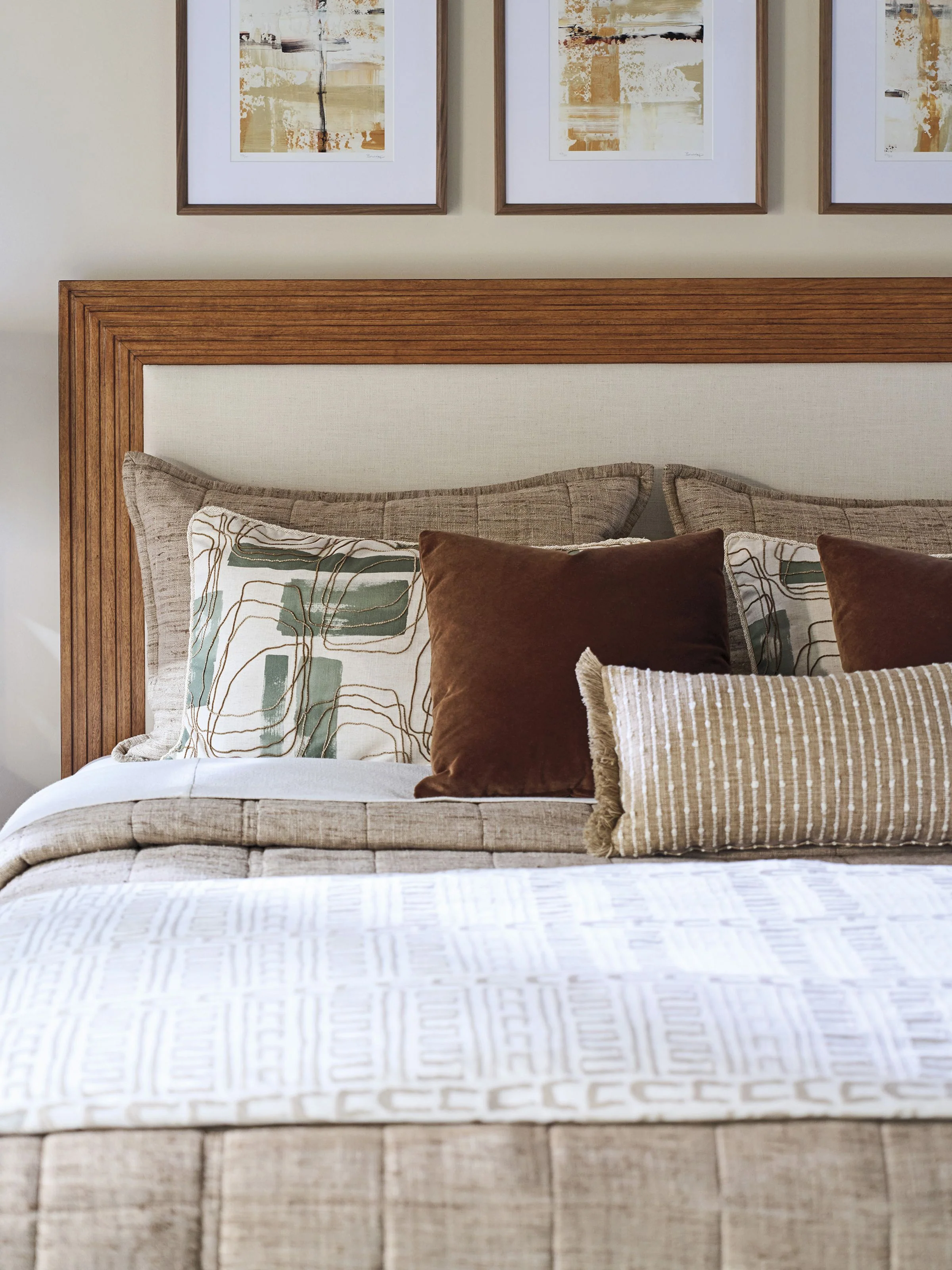 La Costa Pendry Upholstered Panel Bed King - Image 3