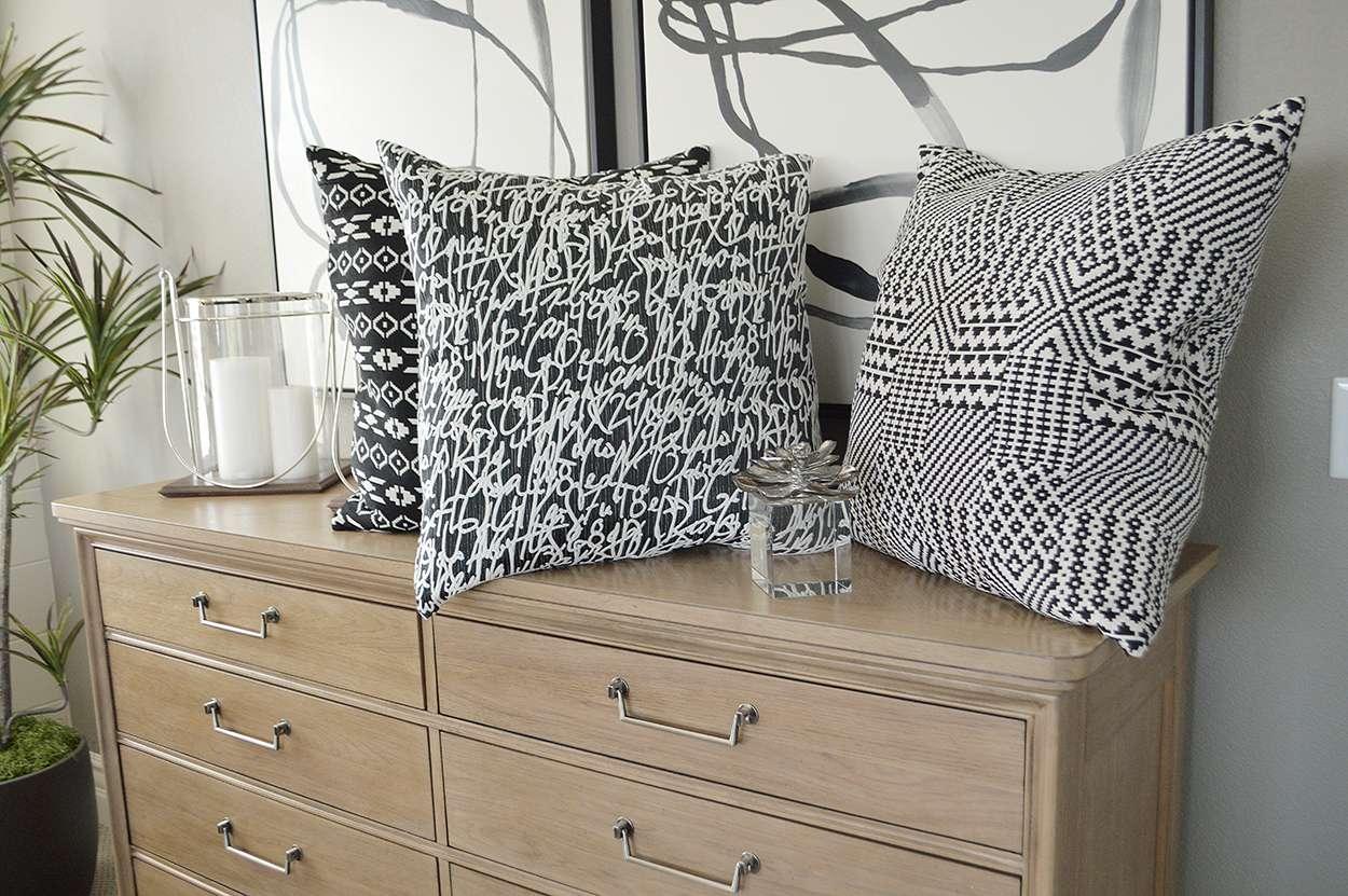 Lightning Pillow - Image 5