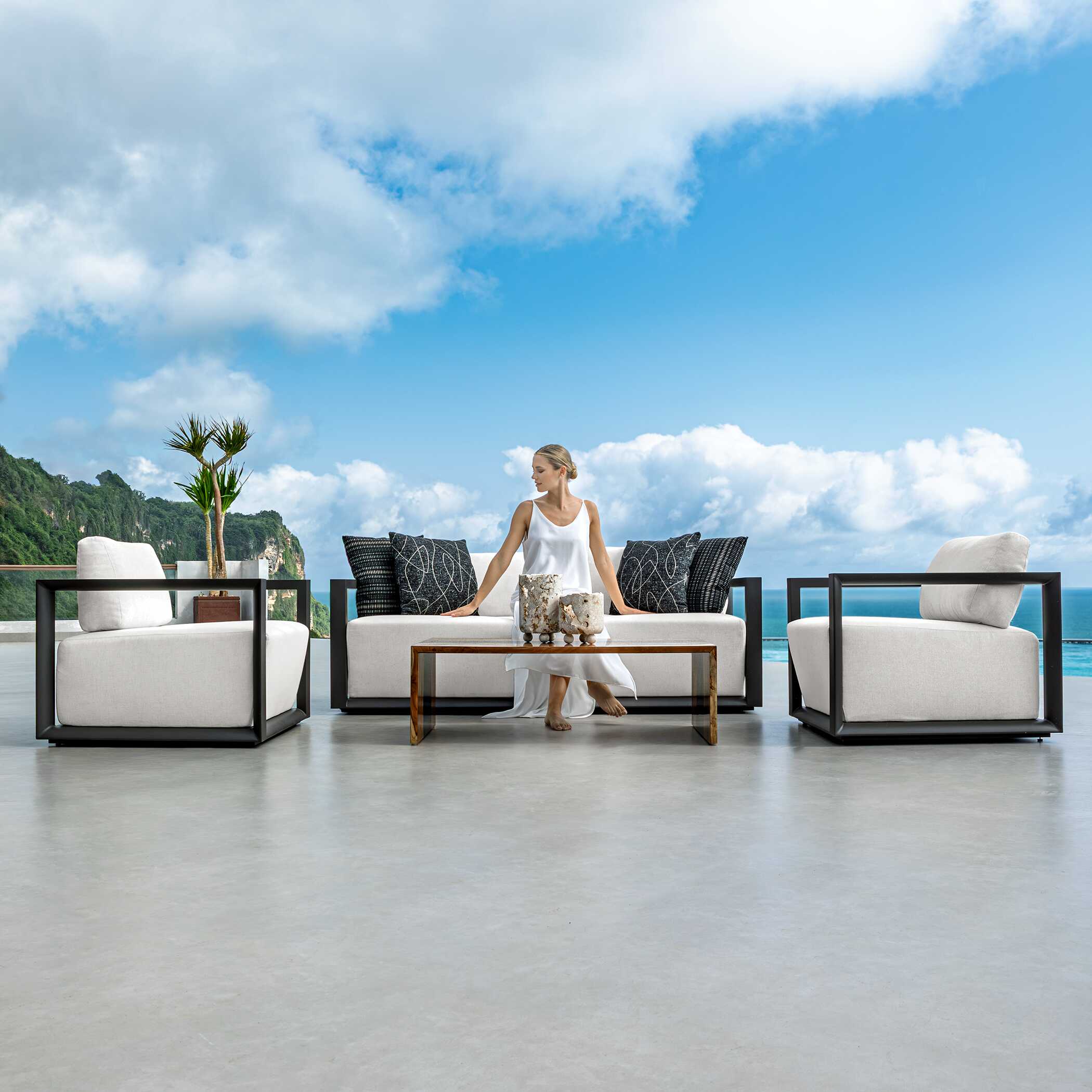 Loopy Loop Outdoor Onyx Pillow - Image 3