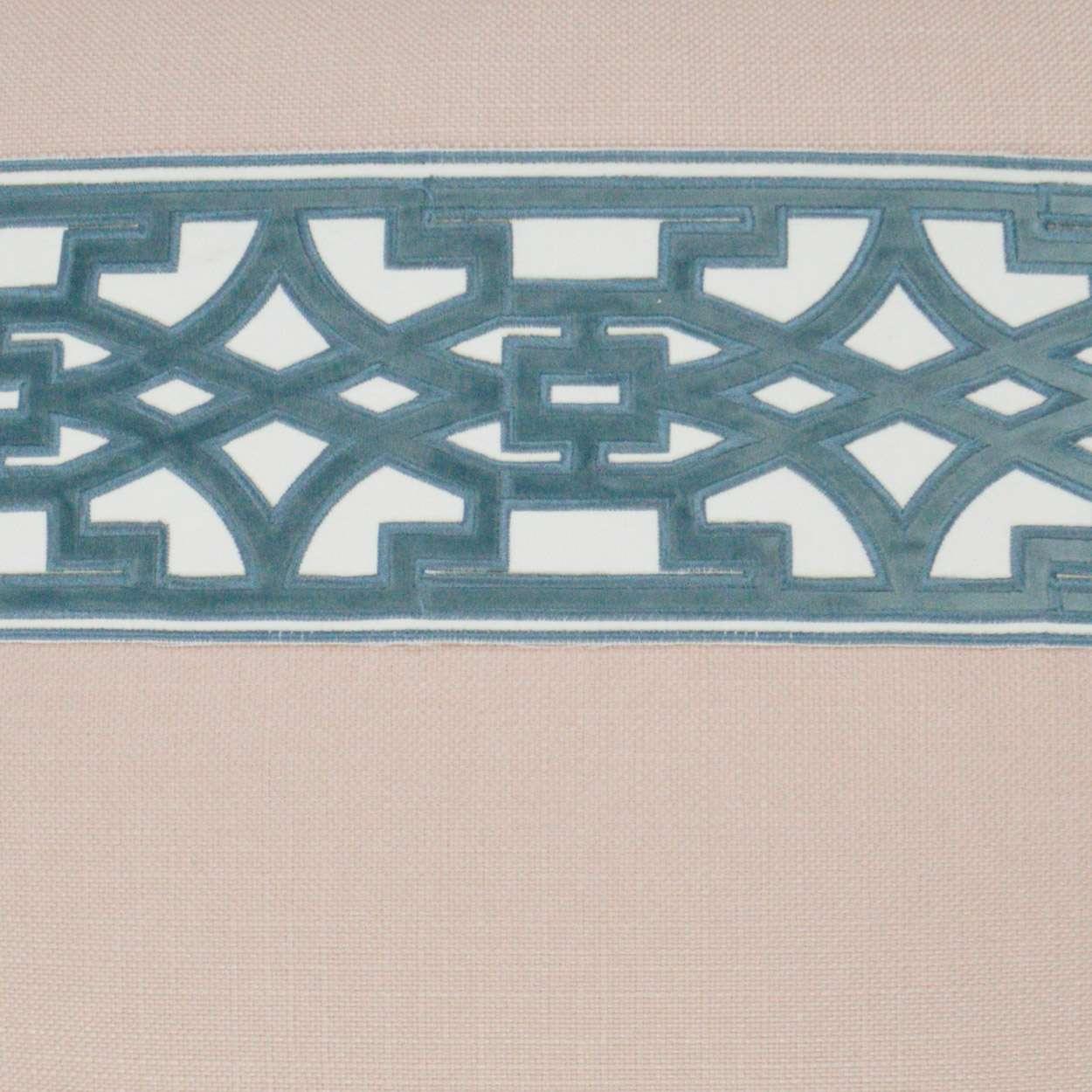 Lyon Pillow - Image 2