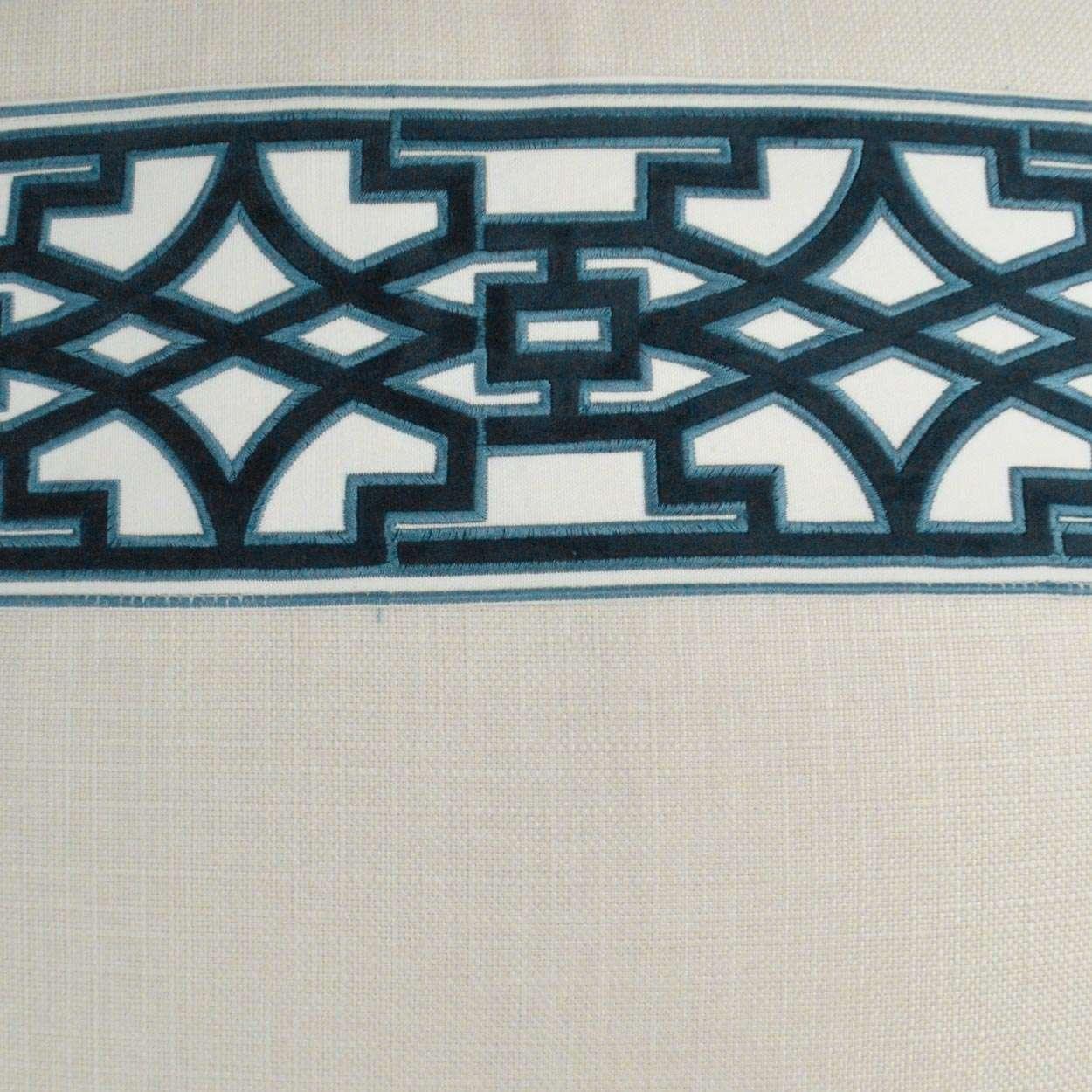 Lyon Pillow - Image 6