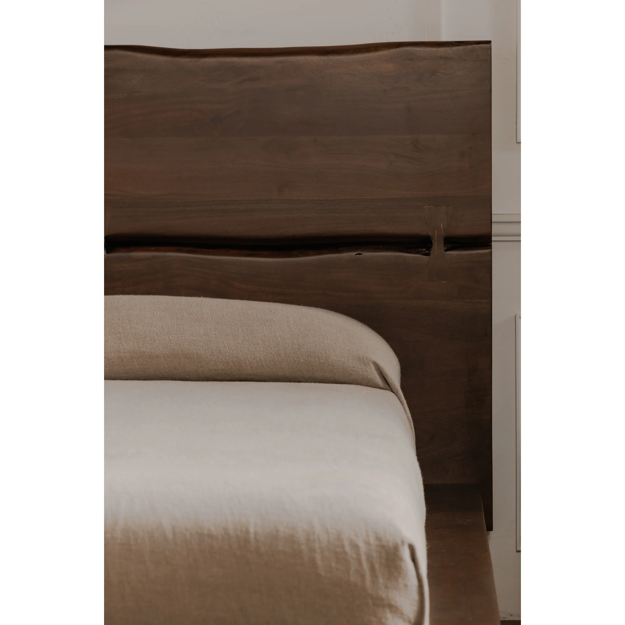 Madagascar Queen Platform Bed - Image 2
