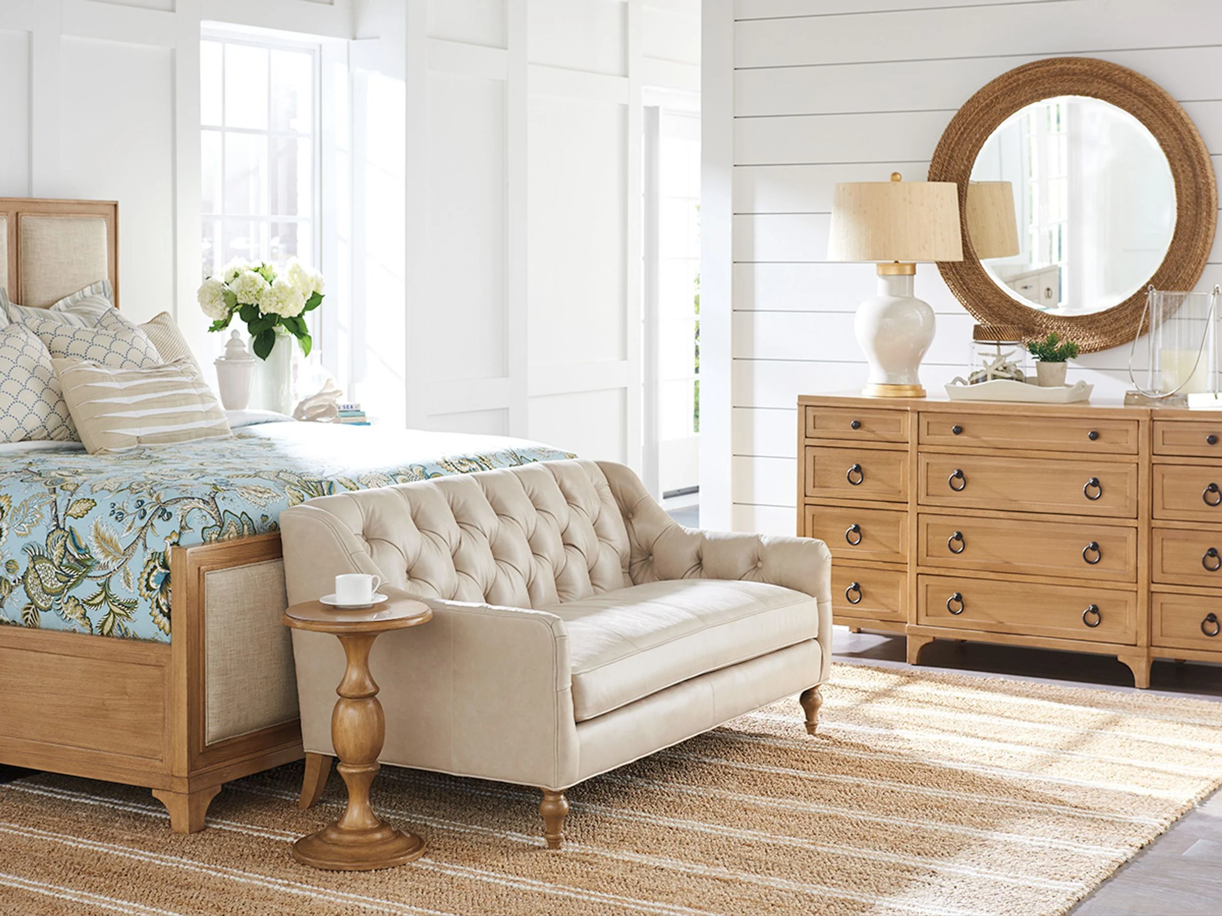 Newport Garnet Breakfront Dresser - Image 3