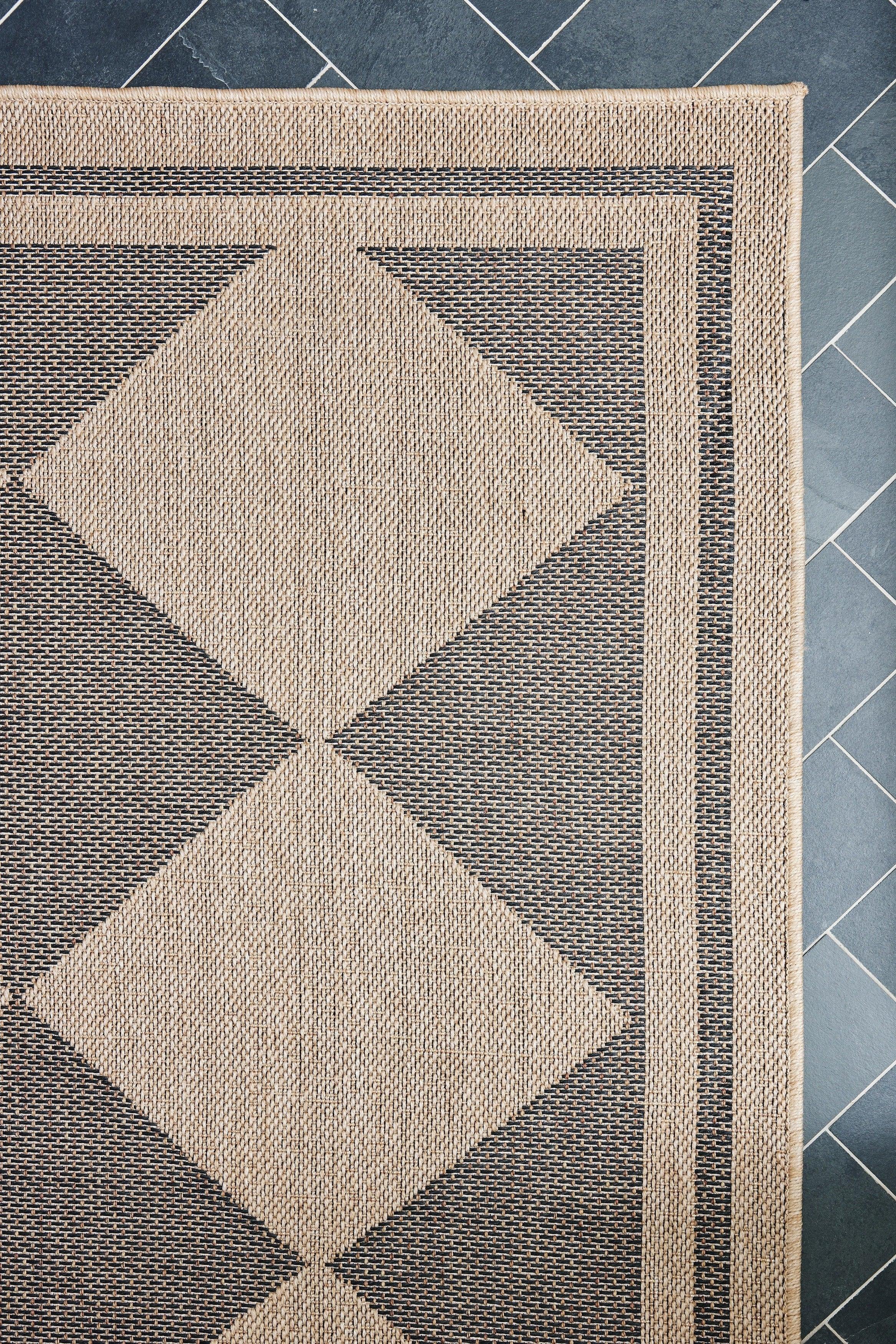Saybrook Diamond Rug - Image 14