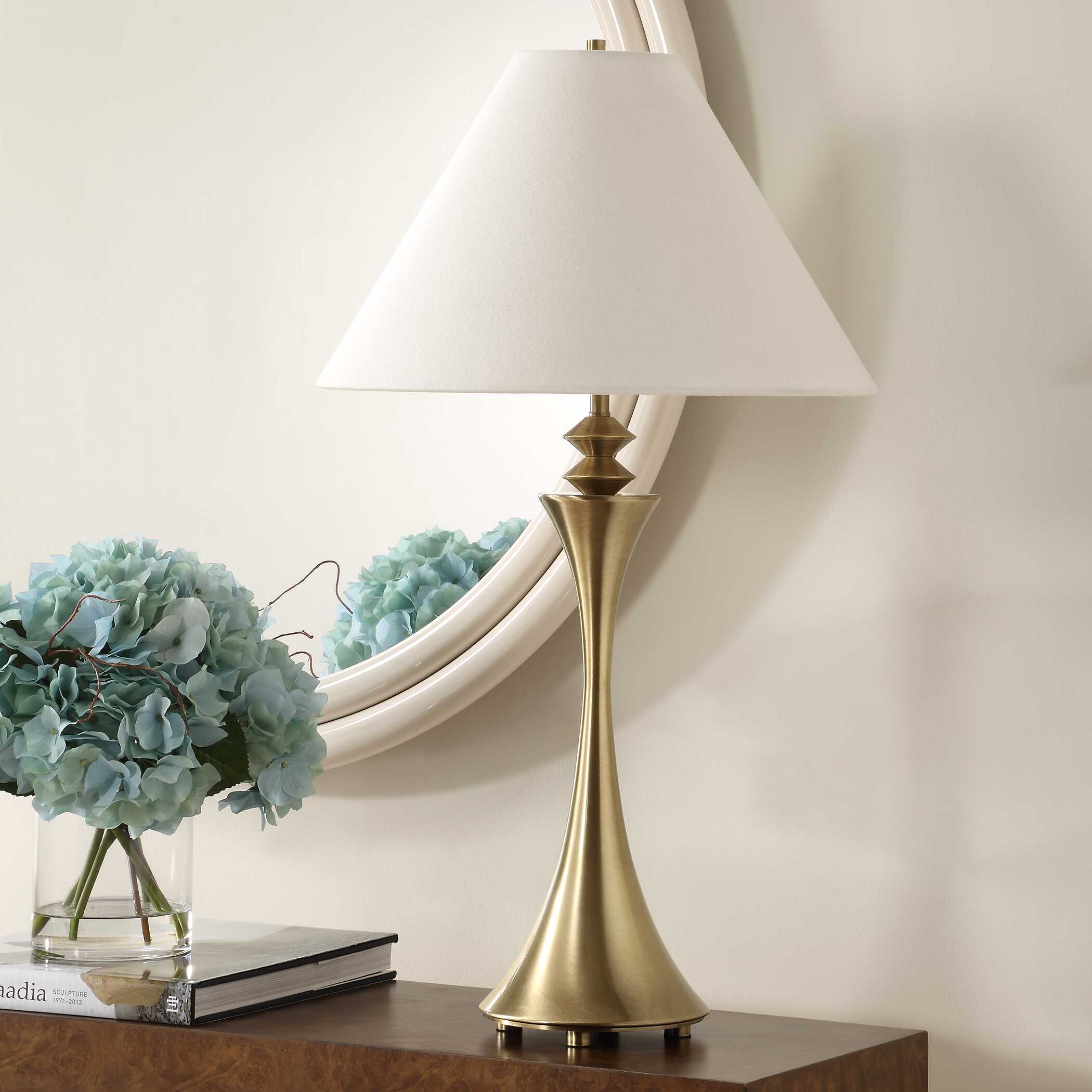 Shaefer Gold Table Lamp - Image 3